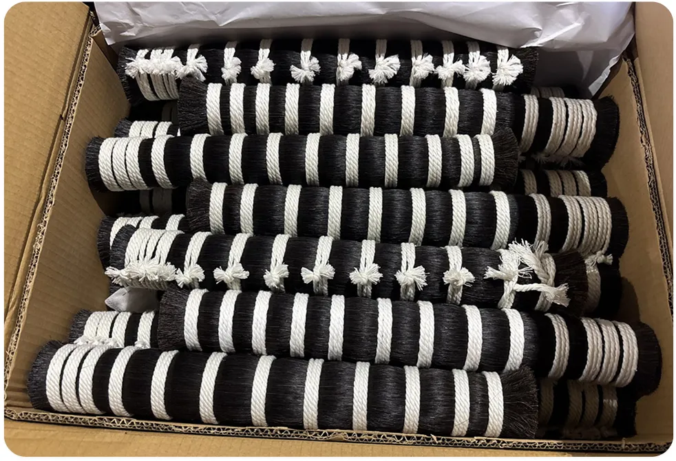 箱に並べられた複数の天然毛製品